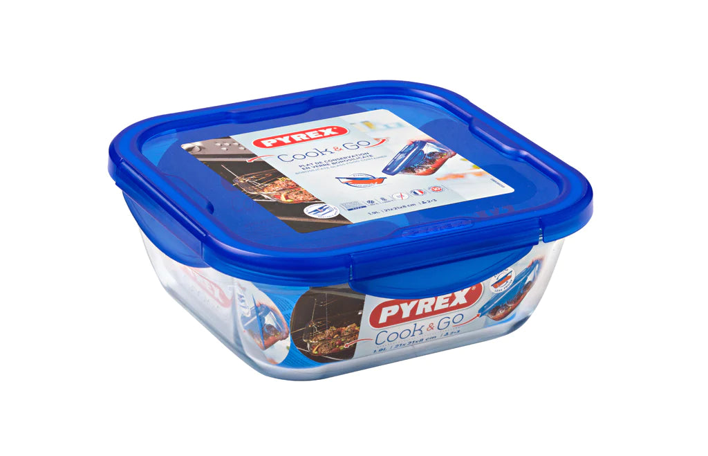 Pyrex Cook & Go Glass Square dish with lid 2L